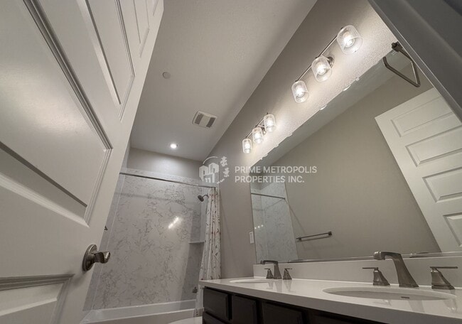 Building Photo - 681 Bacarra St