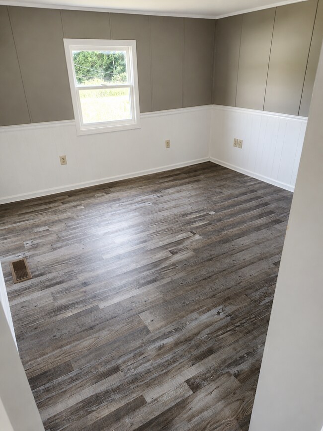 Building Photo - 139 Anna Ln