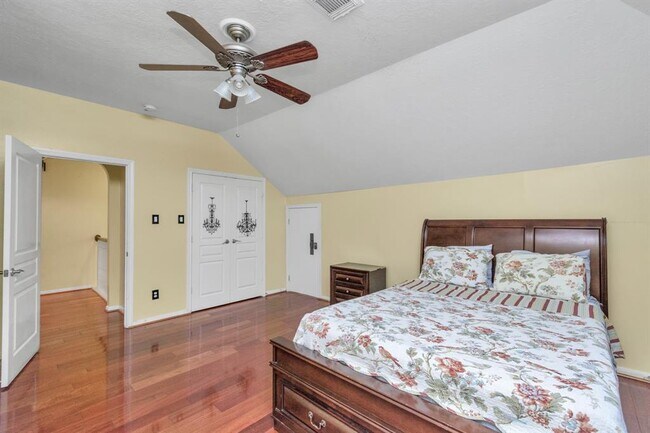 Building Photo - 12002 Newport Shore Dr