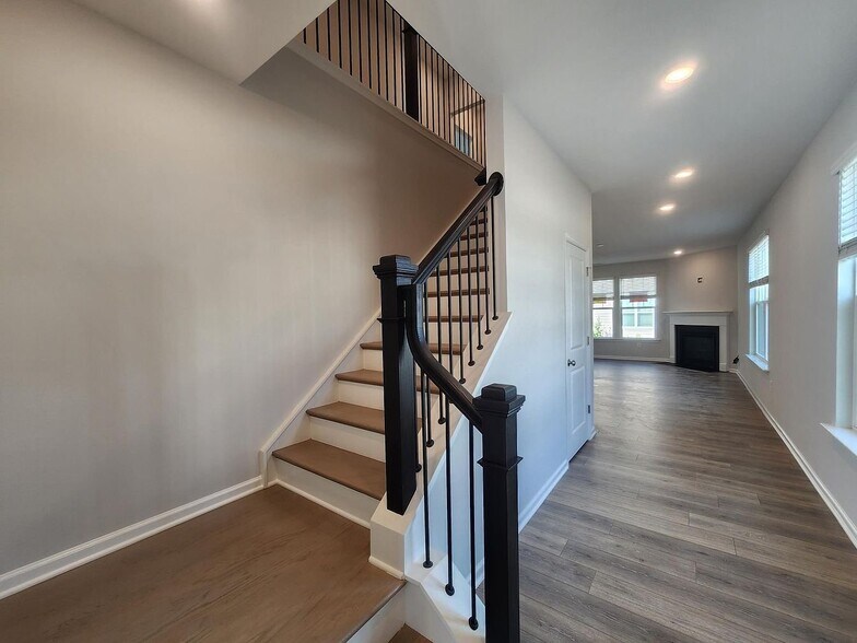 Building Photo - 2331 Big Sky Ln