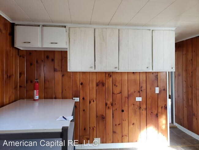 Building Photo - 5 br, 1.5 bath House - 202 Harmon St
