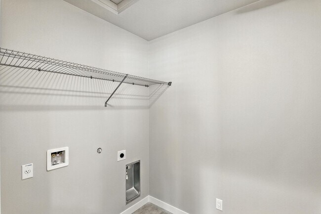 Building Photo - Brand New Townhome in Pleasant Valley Vill...