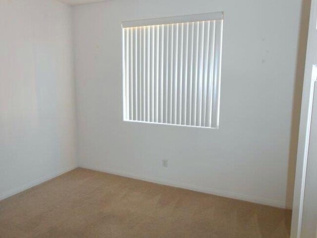 Building Photo - Beautiful 4 Bedroom Home in Summerlin