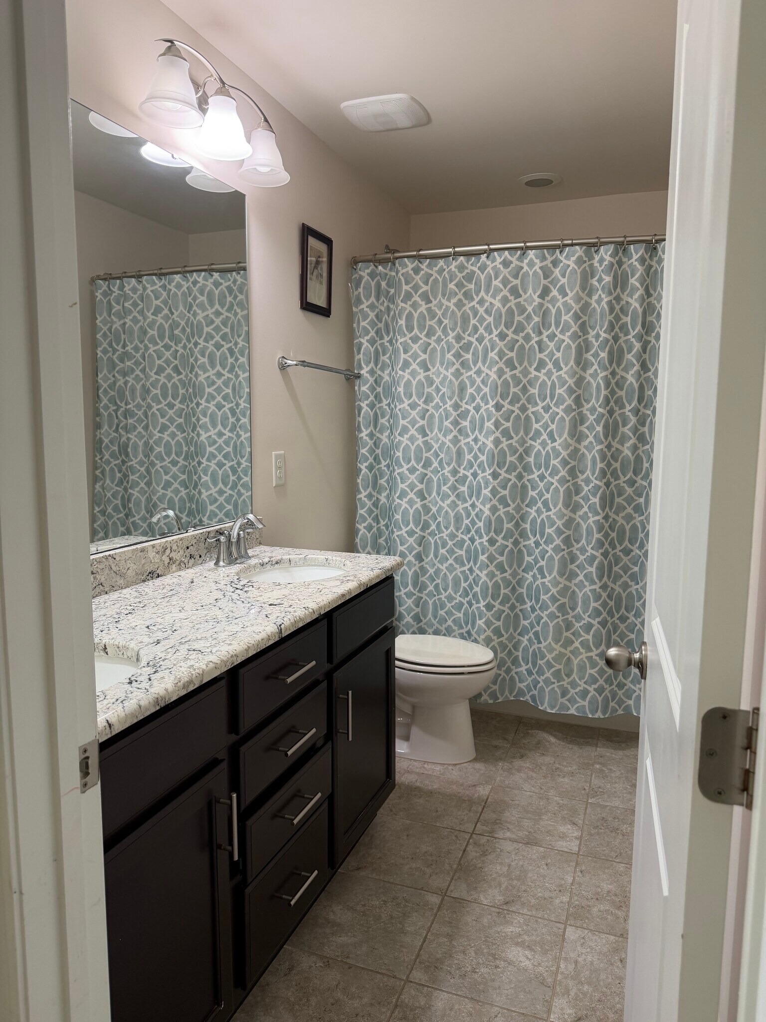 Building Photo - 220 Concordia Woods Dr