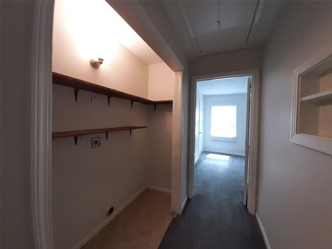 Building Photo - 7607 Moss Rose St