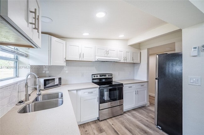 Building Photo - 4504 Oakley St