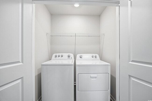 Building Photo - 322 Honeystone St