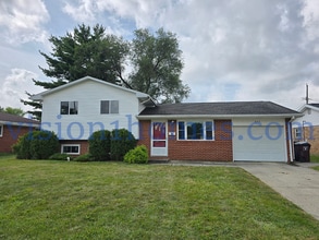 Building Photo - 843 MacKenzie Dr