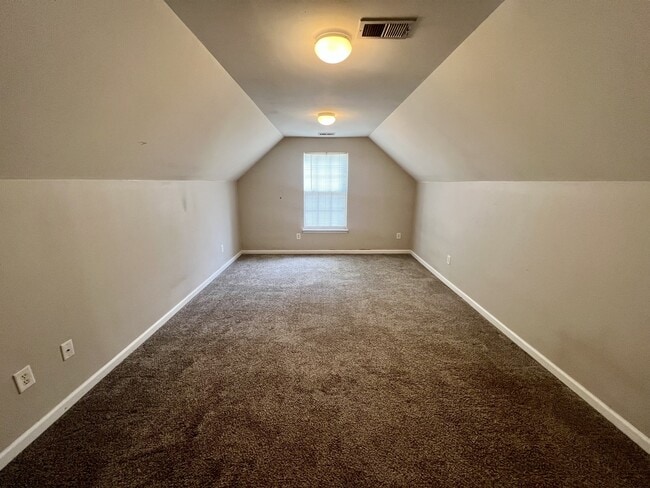 Building Photo - 104 Heatherlock St