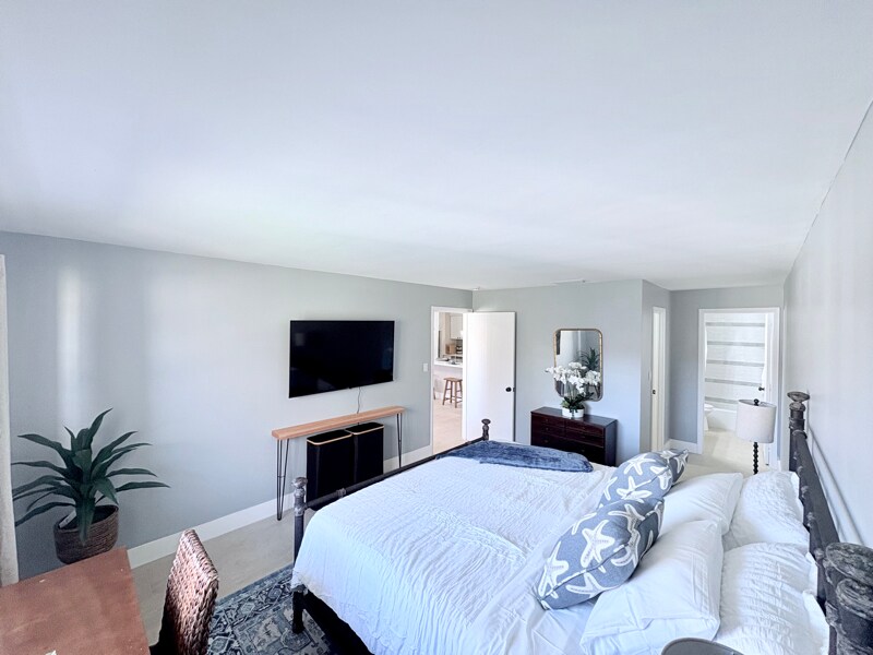 Building Photo - 2050 Oleander Blvd