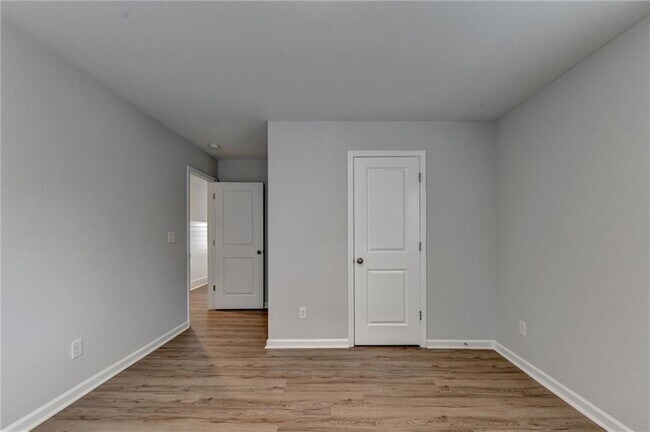 Building Photo - 175 Grey Falcon Ave