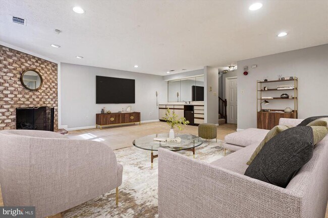 Building Photo - 6267 Masefield Ct