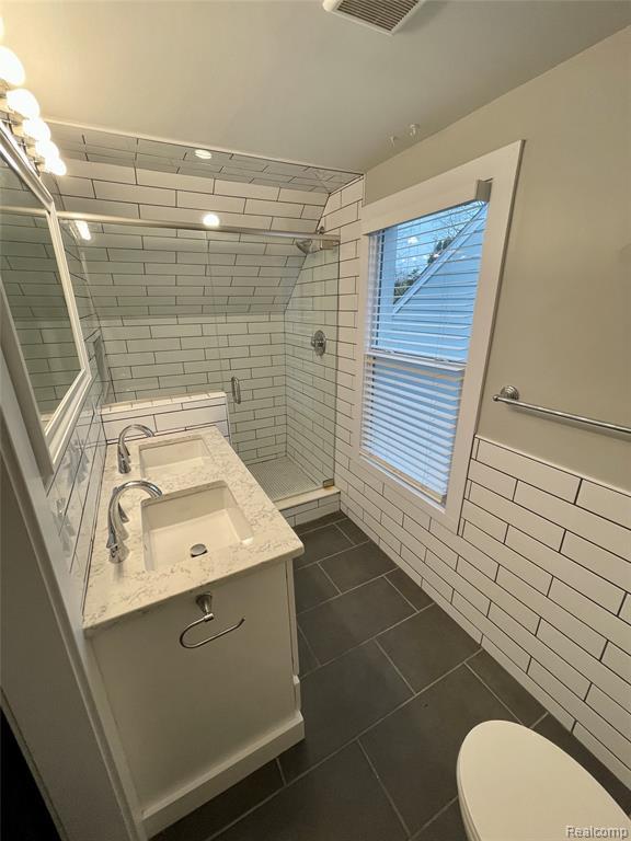 Building Photo - 1103 Mclean Ave