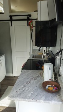 Hit water pot and coffee maker - 1294 Glendale Ave