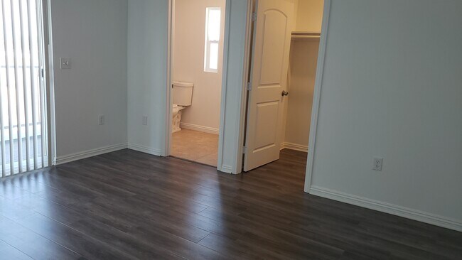 Building Photo - 2057 W Florence Ave