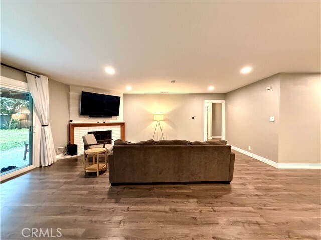 Building Photo - 9912 Newcomb Ave