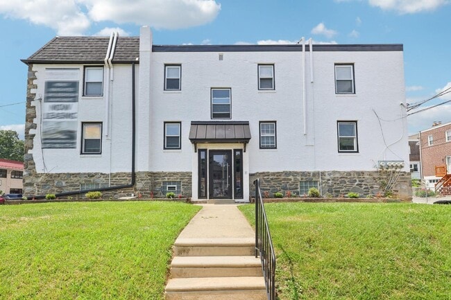 Building Photo - 2301 Haverford Rd