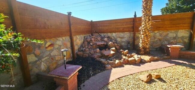 Building Photo - 441 Desert Dandelion St