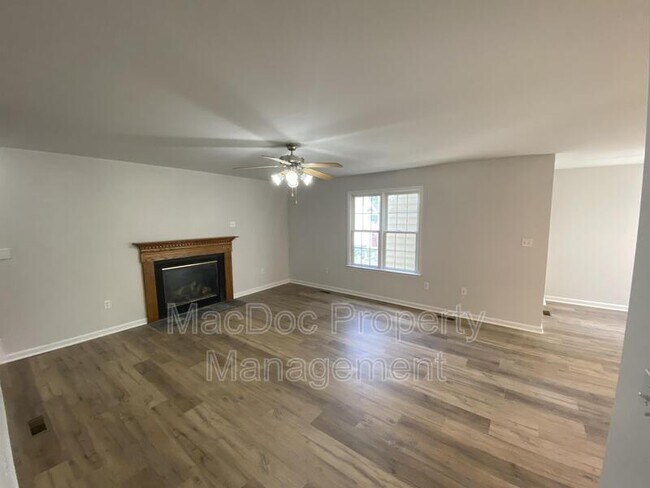 Building Photo - 7218 John Taylor Mews
