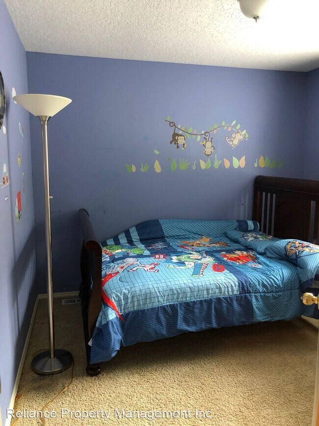 Building Photo - 16800 NW Paddington Dr