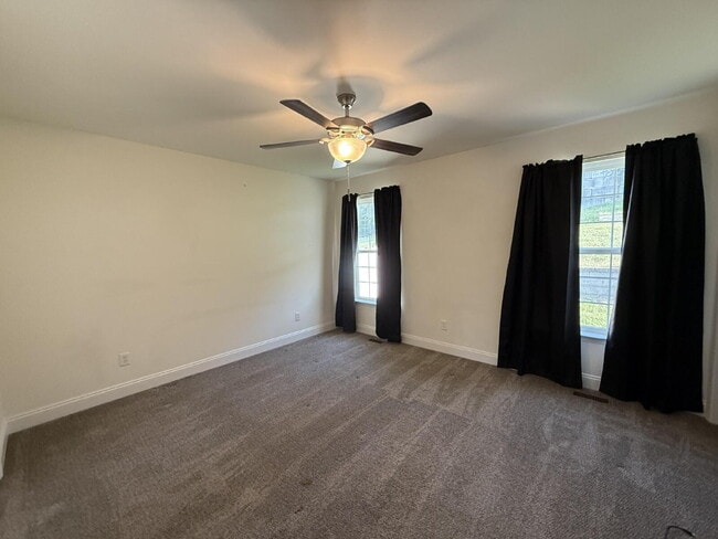 Building Photo - Wonderfully updated split foyer homes loca...