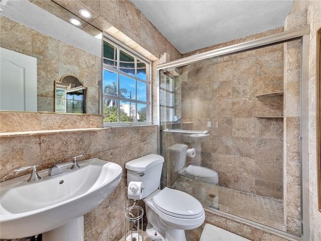 Building Photo - 851 N 11th Ave