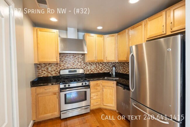 Building Photo - 1437 Spring Rd NW