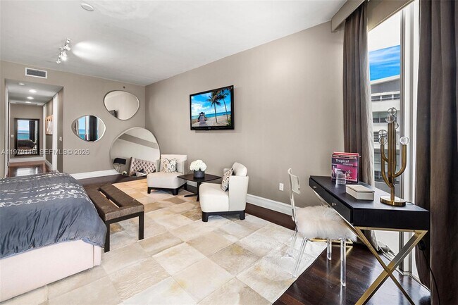 Building Photo - 5801 Collins Ave