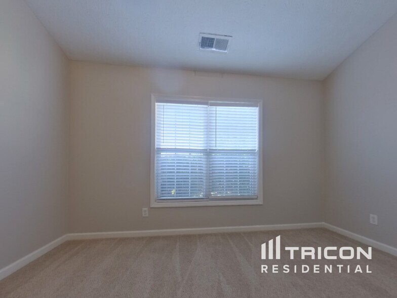 Building Photo - 7302 Silver Mine Ct