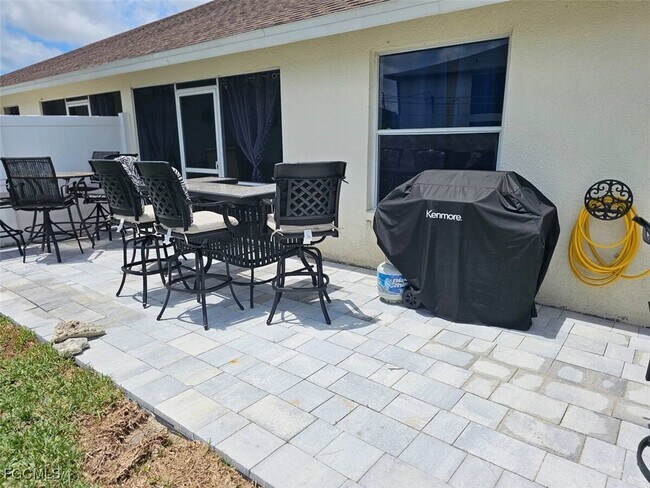 Building Photo - 1418 Cape Coral Pkwy W