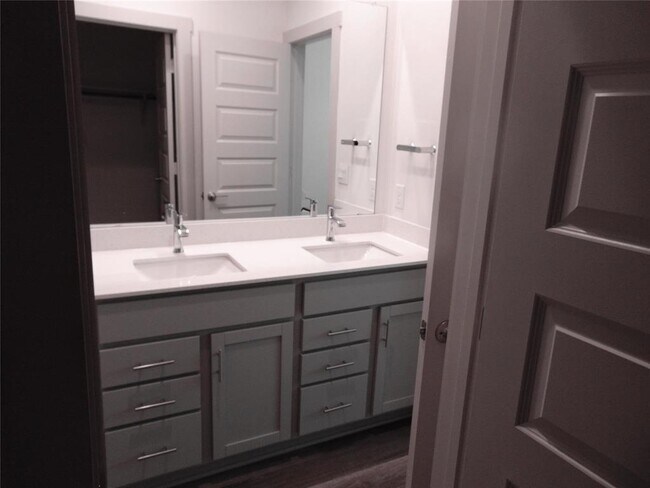 Building Photo - 7707 Jackson Graham Dr