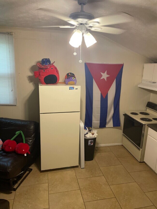 Building Photo - Great 1 bedroom near FSU
