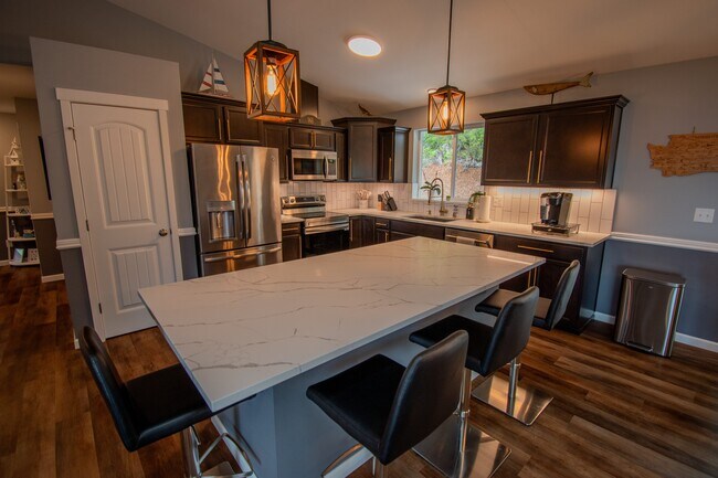 Building Photo - 161 N Harvey Terrace Dr