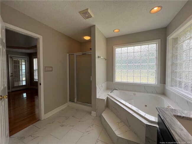 Building Photo - 113 Steeplechase Ln
