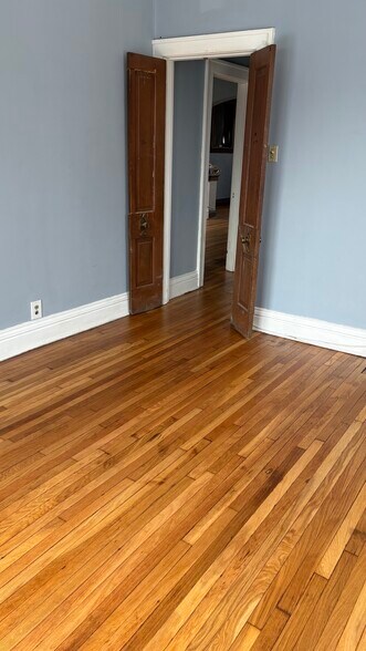 Building Photo - 4554 Morganford Rd