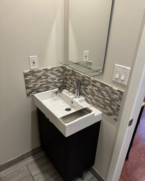 Building Photo - 4060 Chestnut St