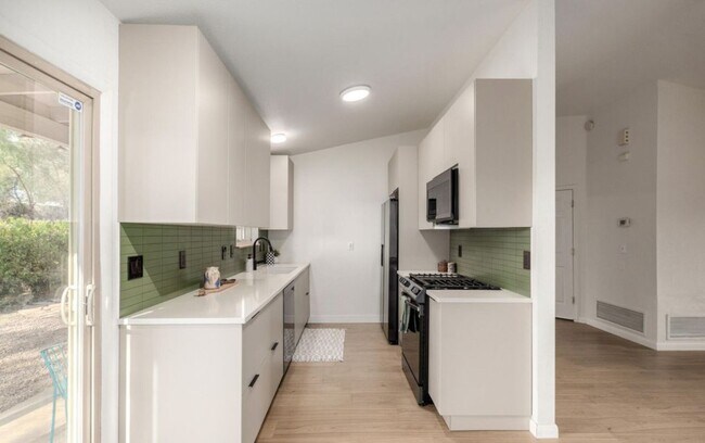 Building Photo - 4781 E Joslyn Heights Pl