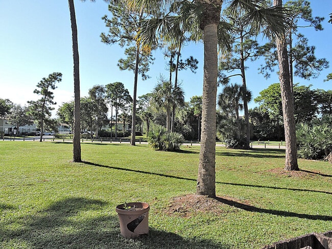 Building Photo - 5040 Society Pl E