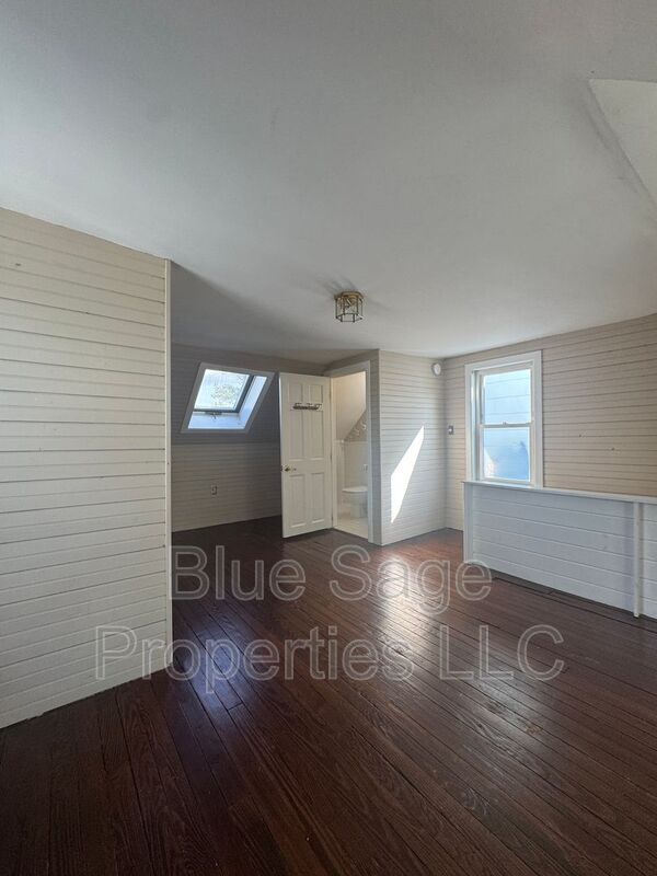 Building Photo - 754 Buck Ln