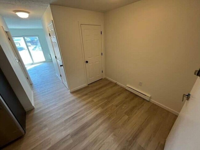 Building Photo - 31 Vine St