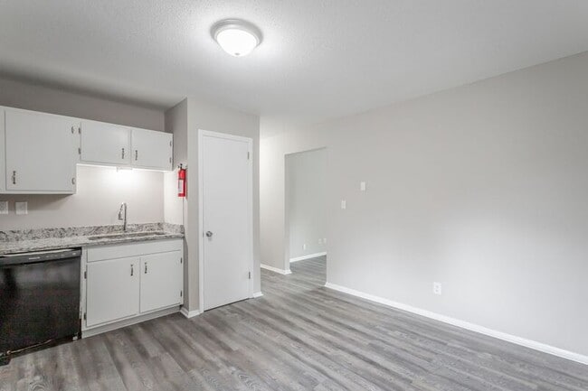 Building Photo - 113 Goodson Ave