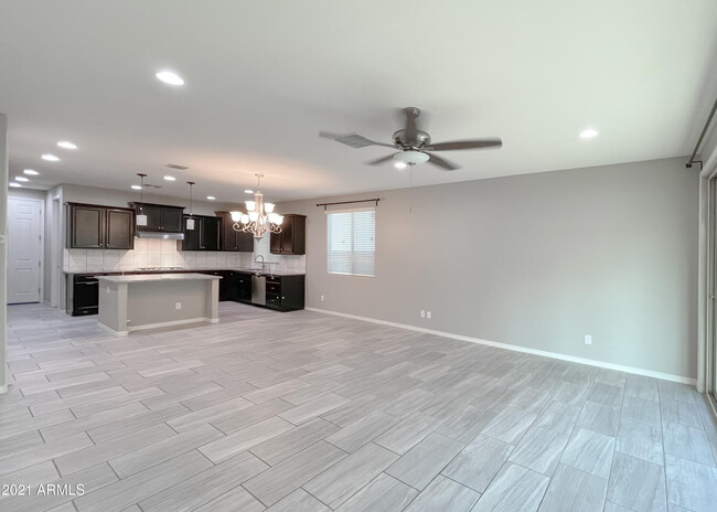 Building Photo - 118 E Canyon Way
