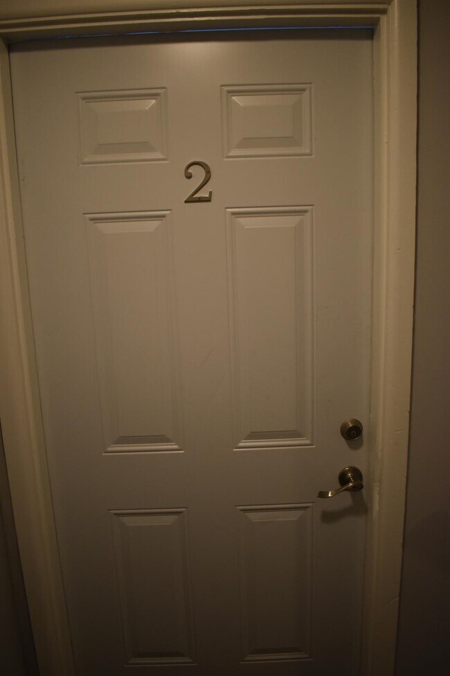 Building Photo - 505 Stanley Ave