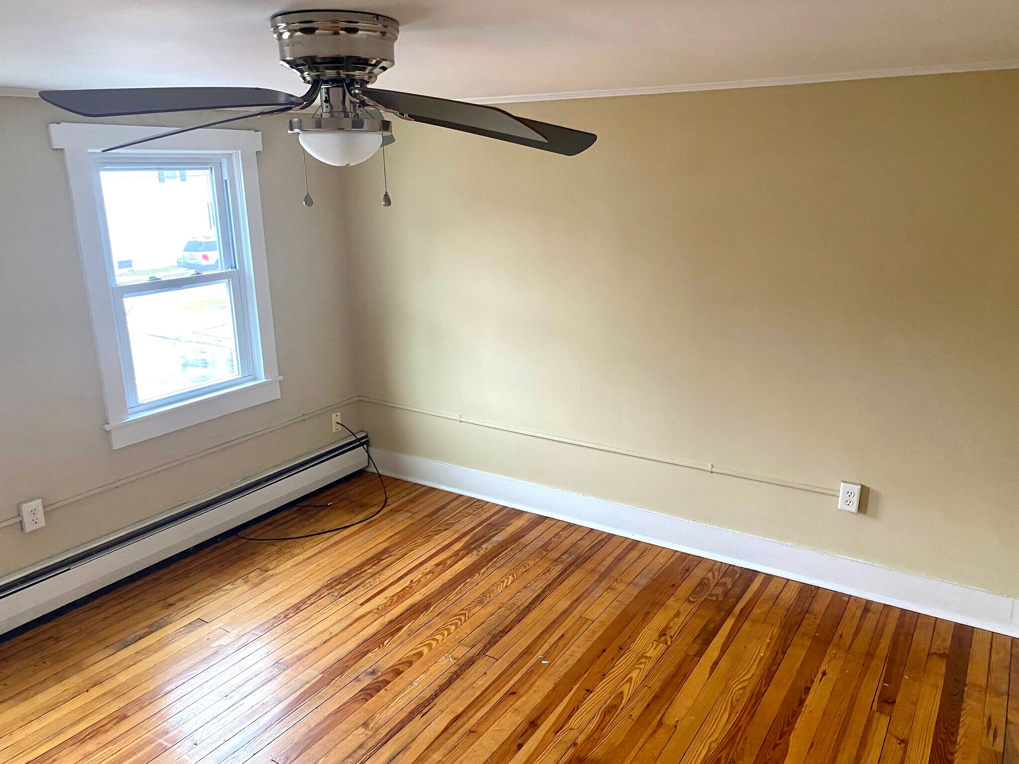 Building Photo - 19 Center St