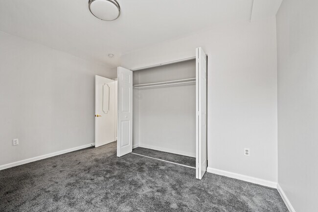 Building Photo - 142 Georgetown Rd