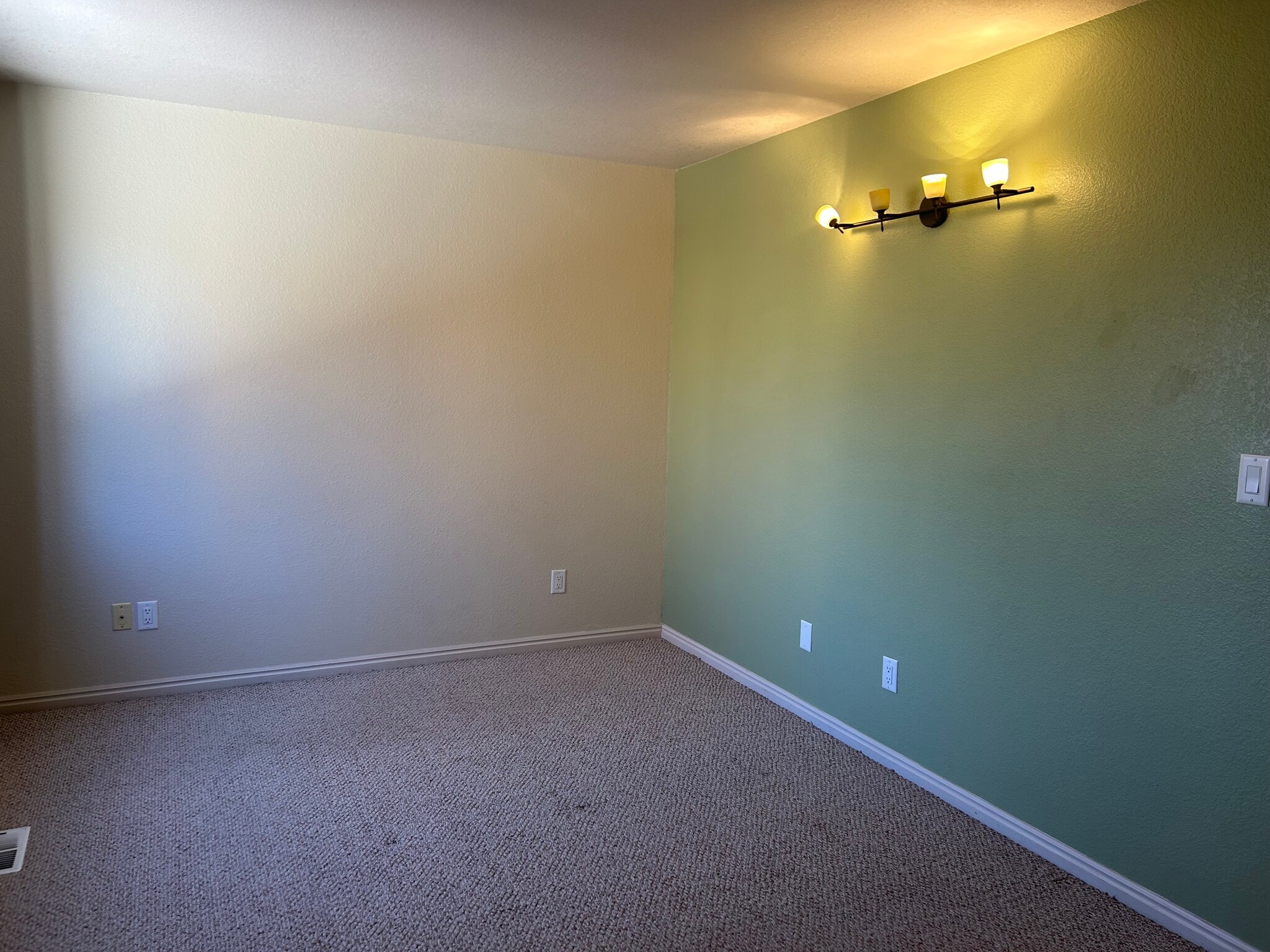 Upstairs guest bedroom - 3306 Fairway Loop
