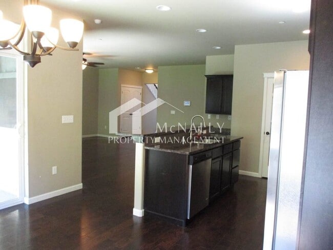 Building Photo - Lovely 4 bedroom 3 bath home in South Kitsap