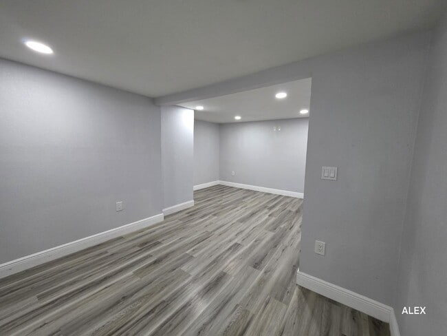 Building Photo - 1100 Beverly Ave NW