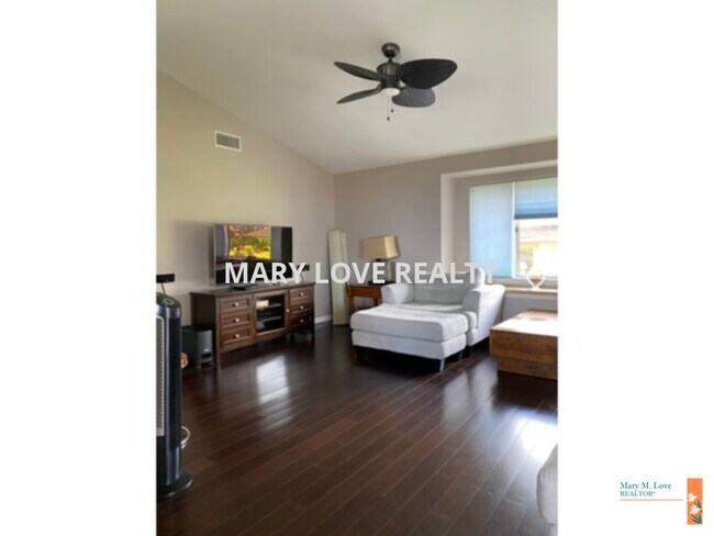 Building Photo - BEAUTIFULLY FURNISHED 3/2.5 WITH OCEAN VIEWS