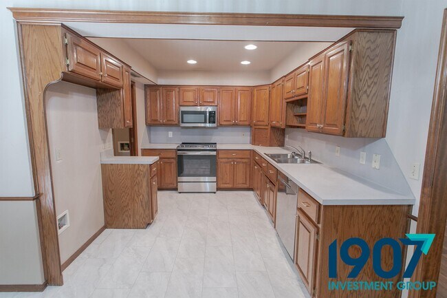 Building Photo - 1213 SW 133rd St